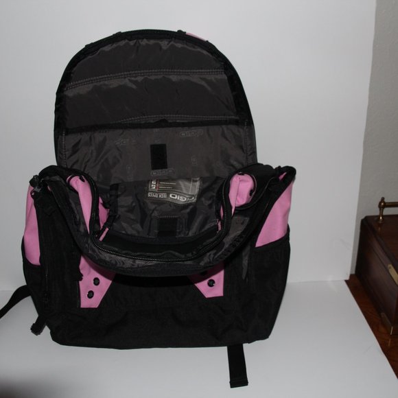 Ogio Tech Backpack - Picture 2 of 3